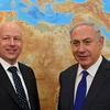 Đặc phái viên của Tổng thống Mỹ Donald Trump, ông Jason Greenblatt (trái) đã gặp Thủ tướng Israel Benjamin Netanyahu. (Nguồn: EPA/TTXVN)