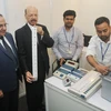 Chủ tịch Ủy ban Bầu cử Ấn Độ Nasim Zaidi (thứ 2, bên trái) kiểm tra công tác chuẩn bị bầu cử ở New Delhi ngày 20/5. (Nguồn: EPA/TTXVN)