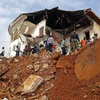 Hiện trường vụ lở đất ở Freetown ngày 15/8. (Nguồn: THX/TTXVN)