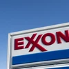 Biểu tượng của Tập đoàn dầu khí Mỹ ExxonMobil tại Woodbridge, bang Virginia. (Nguồn: AFP/TTXVN)