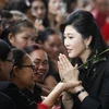 Cựu Thủ tướng Thái Lan Yingluck Shinawatra (phải) tại tòa án ở Bangkok ngày 29/6. (Nguồn: EPA/TTXVN)