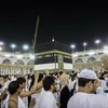 Các tín đồ Hồi giáo cầu nguyện tại thánh địa Mecca, Saudi Arabia ngày 29/8. (Nguồn: EPA/TTXVN)