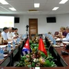 Hội đàm giữa Đoàn đại biểu Tổng Liên đoàn Lao động Việt Nam với Trung tâm những người lao động Cuba. (Ảnh: Lê Hiền/TTXVN)