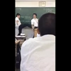 Cộng đồng mạng Nhật Bản bất bình khi nam sinh đá thầy giáo trong lớp