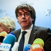 Cựu Thủ hiến Catalunya bị phế truất Carles Puigdemont (giữa) và các cựu thành viên chính quyền tự trị tại cuộc họp báo ở Brussels (Bỉ) ngày 31/10. (Nguồn: AFP/TTXVN)