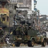 Binh sỹ Philippines tuần tra tại Marawi sau khi thành phố này được giải phóng ngày 17/10. (Nguồn: THX/TTXVN) 