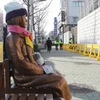 Bức tượng 'phụ nữ mua vui​' dựng bên ngoài Lãnh sự quán Nhật Bản ở thành phố Busan, miền Nam Hàn Quốc. (Nguồn: AFP/TTXVN)
