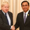 Ngoại trưởng Anh Boris Johnson (trái) và Thủ tướng Thái Lan Prayut Chan-ocha. (Nguồn: AP)
