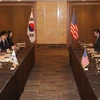 Các nhà đàm phán Hàn Quốc và Mỹ tại vòng đàm phán tại Seoul ngày 31/1. (Nguồn: YONHAP/TTXVN)