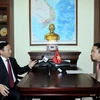 Đại sứ Việt Nam tại Liên bang Nga Ngô Đức Mạnh trả lời phỏng vấn phóng viên TTXVN thường trú tại Nga. (Ảnh: Quang Vinh/TTXVN)