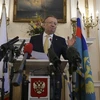 Đại sứ Nga tại Anh Alexander Yakovenko phát biểu tại cuộc họp báo ở London ngày 5/4. (Nguồn: AFP/TTXVN)