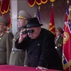 Nhà lãnh đạo Triều Tiên Kim Jong-un phát biểu tại lễ diễu binh kỷ niệm 70 năm Ngày thành lập quân đội. (Nguồn: Yonhap/TTXVN)