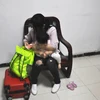 Người mẹ xấu hổ sau khi gặp lại con gái. (Nguồn: chinanews.com)