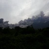 Núi lửa Fuego tại Alotenango, Sacatepequez, Guatemala phun trào ngày 3/6. (Nguồn: EFE/TTXVN)