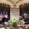 Tổng thống Mỹ Donald Trump và nhà lãnh đạo Triều Tiên Kim Jong-un trong cuộc gặp tại Singapore. (Nguồn: Twitter)