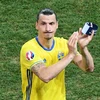 Cầu thủ Zlatan Ibrahimovic của Thụy Điển chào khán giả sau trận đấu giữa Thụy Điển và Bỉ trên sân vận động Allianz Riviera ở Nice, Pháp ngày 22/6/2016. (Nguồn: AFP/TTXVN)