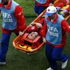 William Kvist bị chấn thương nặng khi pha va chạm với cầu thủ Jefferson Farfan của Peru. (Nguồn: eurosport.com)