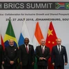 Các nhà lãnh đạo BRICS chụp ảnh lưu niệm tại Hội nghị ở Johannesburg ngày 26/7. (Nguồn: AFP/TTXVN)