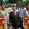 Ông Asif Ali Zardari (giữa) khi còn giữ chức Tổng thống Pakistan. (Nguồn: AFP/TTXVN)
