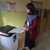 Cử tri Iraq bỏ phiếu tại một điểm bầu cử Quốc hội ở Mosul ngày 12/5. (Nguồn: AFP/TTXVN)