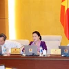 Chủ tịch Quốc hội Nguyễn Thị Kim Ngân và các Phó Chủ tịch Quốc hội Đỗ Bá Tỵ (bên phải), Phùng Quốc Hiển (bên trái) tại phiên họp. (Ảnh: Trọng Đức/TTXVN)