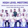 Phái đoàn cấp cao Cảnh sát biển Việt Nam chụp ảnh chung cùng đoàn cấp cao lực lượng Bảo vệ Bờ biển Ấn Độ ngày 1/10 tại trụ sở lực lượng Bảo vệ Bờ biển Ấn Độ ở New Delhi. (Nguồn: Trung tâm báo chí Bộ Ngoại giao Ấn Độ)