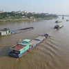 [Video] Đóng luồng sông Hồng, thi công đường ống nước sạch cho Hà Nội