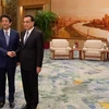Thủ tướng Nhật Bản Shinzo Abe (trái) và Thủ tướng Trung Quốc Lý Khắc Cường. (Nguồn: AFP) 