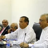 Chủ tịch Quốc hội Sri Lanka Karu Jayasuriya (thứ 2, phải) phát biểu tại phiên họp của Quốc hội ngày 2/11. (Nguồn: THX/TTXVN) 