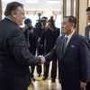 Ngoại trưởng Mỹ Mike Pompeo (trái) trong cuộc gặp trợ lý cấp cao của Nhà lãnh đạo Triều Tiên, ông Kim Yong-chol tại Bình Nhương ngày 7/7. (Nguồn: YONHAP/TTXVN) 