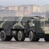 Hệ thống tên lửa Iskander của Nga tham gia tập dượt chuẩn bị cho cuộc diễu binh ở Moskva ngày 20/4/2010. (Nguồn: AFP/TTXVN) 