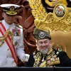 Quốc vương Malaysia Muhammad V (phải) tại cuộc họp Quốc hội ở Kuala Lumpur ngày 17/7/2018. (Nguồn: AFP/TTXVN) 