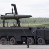 Hệ thống tên lửa đạn đạo Novator 9M729 của Nga được giới thiệu tại Diễn đàn kỹ thuật - quân sự quốc tế ở Kubinka, ngoại ô Moskva ngày 17/6/2015. (Ảnh: Reuters/TTXVN) 