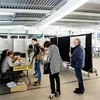 Cử tri bỏ phiếu bầu nghị viện châu Âu (EP) tại điểm bầu cử ở Utrecht, Hà Lan, ngày 23/5/2019. (Nguồn: AFP/TTXVN) 