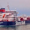 Tàu Stena Impero, treo cờ Anh đi qua Eo biển Hormuz. (Nguồn: IRNA/TTXVN) 