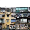 [Video] Hàng trăm chung cư cũ ở Hà Nội đang nằm chờ cải tạo