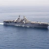 Tàu tấn công đổ bộ USS Boxer của Mỹ đi qua vùng Vịnh. (Nguồn: AFP/TTXVN) 