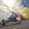 Tên lửa Harpoon được phóng từ tàu khu trục USS Fitzgerald của Mỹ trong cuộc tập trận bắn đạn thật trên biển gần Guam. (Nguồn: AFP/TTXVN) 
