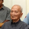 Cựu thủ lĩnh Khmer Đỏ Nuon Chea (giữa) tại phiên tòa xét xử tội ác Khmer Đỏ tại Phnom Penh, Campuchia, ngày 4/2/2008. (Nguồn: AFP/TTXVN) 