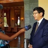 Đại sứ Lê Huy Hoàng trả lời phỏng vấn. (Ảnh: Lê Đình Lượng/TTXVN) 