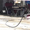 [Video] Ngồi uống càphê, một người bị dây điện rơi trúng lưng tử vong