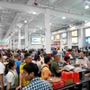 Dân Trung Quốc xô đẩy nhau trong ngày khai trương siêu thị Costco