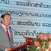 Đại sứ Việt Nam tại Lào Nguyễn Bá Hùng phát biểu tại buổi chiêu đãi. (Ảnh: Thu Phương/TTXVN) 