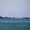 Tàu chở hàng di chuyển tại Vùng Vịnh, ngoài khơi thành phố cảng Bandar Abbas của Iran, ngày 29/4/2019. (Nguồn: AFP/ TTXVN) 