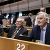 Trưởng đoàn đàm phán Brexit của Liên minh châu Âu (EU) Michel Barnier (phải) tại phiên họp Nghị viện châu Âu ở Brussels, Bỉ ngày 9/10/2019. (Nguồn: AFP/TTXVN) 