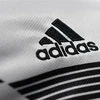 Biểu tượng Adidas. (Nguồn: AFP/TTXVN) 