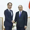 Thủ tướng Nguyễn Xuân Phúc tiếp ông Motohiro Ono, Thống đốc tỉnh Saitama. (Ảnh: Thống Nhất/TTXVN) 