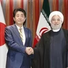 Thủ tướng Nhật Bản Shinzo Abe (trái) trong cuộc gặp Tổng thống Iran Hassan Rouhani tại Tehran ngày 24/9/2019. (Nguồn: Kyodo/TTXVN) 
