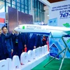 Thủ tướng Chính phủ chúc mừng Bamboo Airways vừa đón máy bay thân rộng Boeing 787-9 Dreamliner đầu tiên. (Nguồn: Vietnam+) 