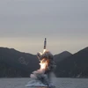 Một vụ phóng thử tên lửa đạn đạo từ tàu ngầm của Triều Tiên ngày 24/4/2016. (Nguồn: EPA/TTXVN) 